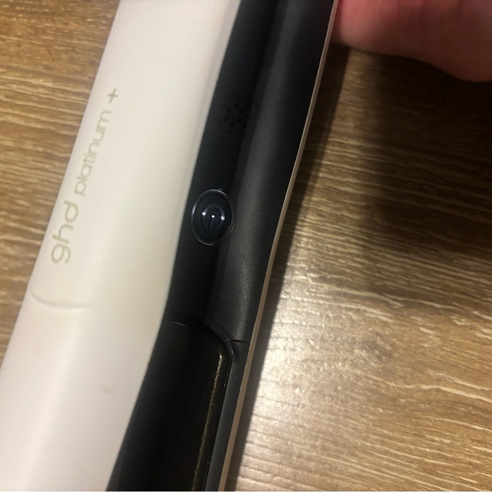 ghd Platinum+ Styler in Elegant White - Picture 3 of 5